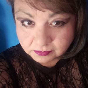 Meet your Posher, Naomi